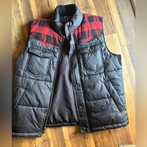 American Living vest Size M